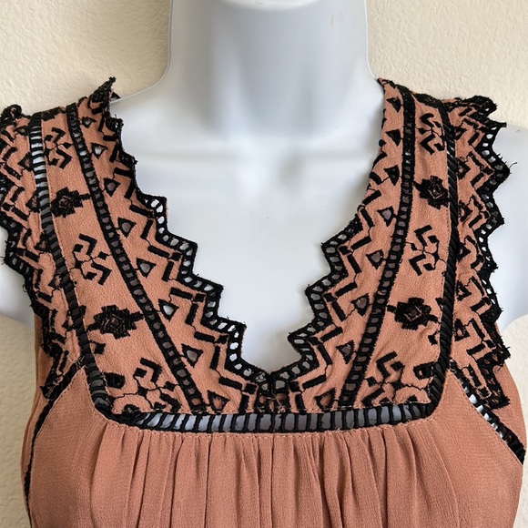 Ruched Autumn 🍂 Waist Embroidered Blouse - Picture 5 of 9